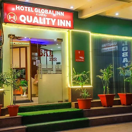 Hotel Global Inn By Quality Inn Új-Delhi Kültér fotó