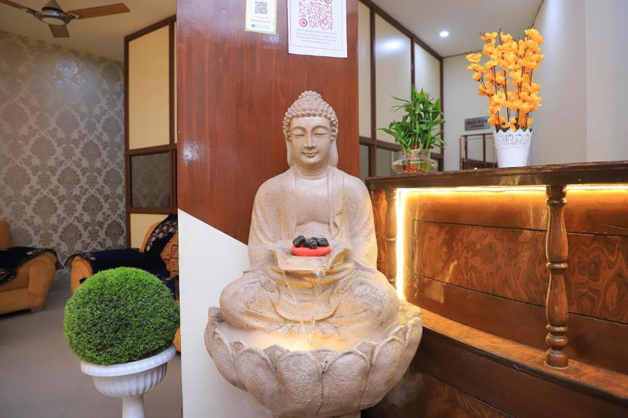Hotel Global Inn By Quality Inn Új-Delhi Kültér fotó