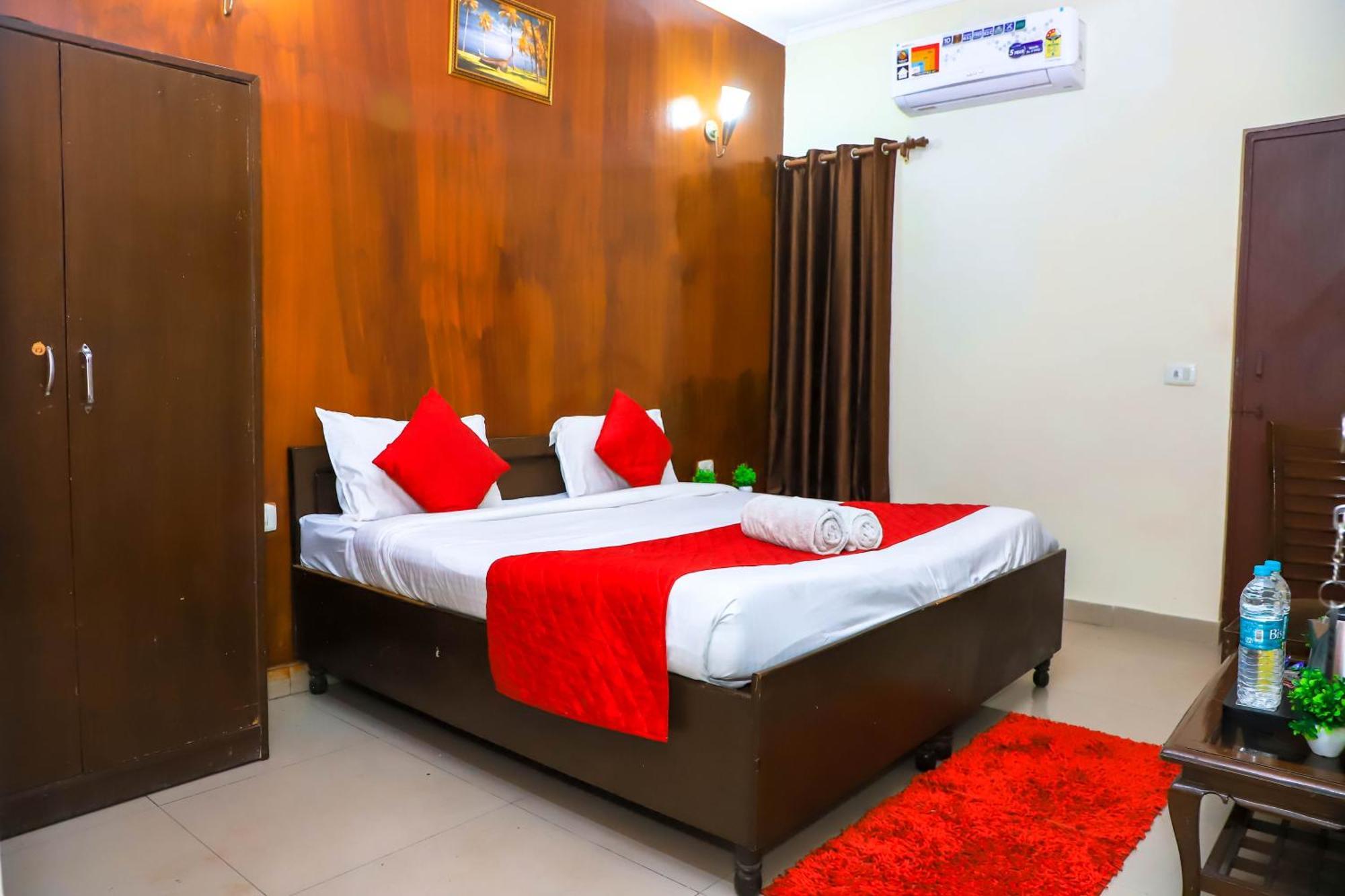Hotel Global Inn By Quality Inn Új-Delhi Kültér fotó