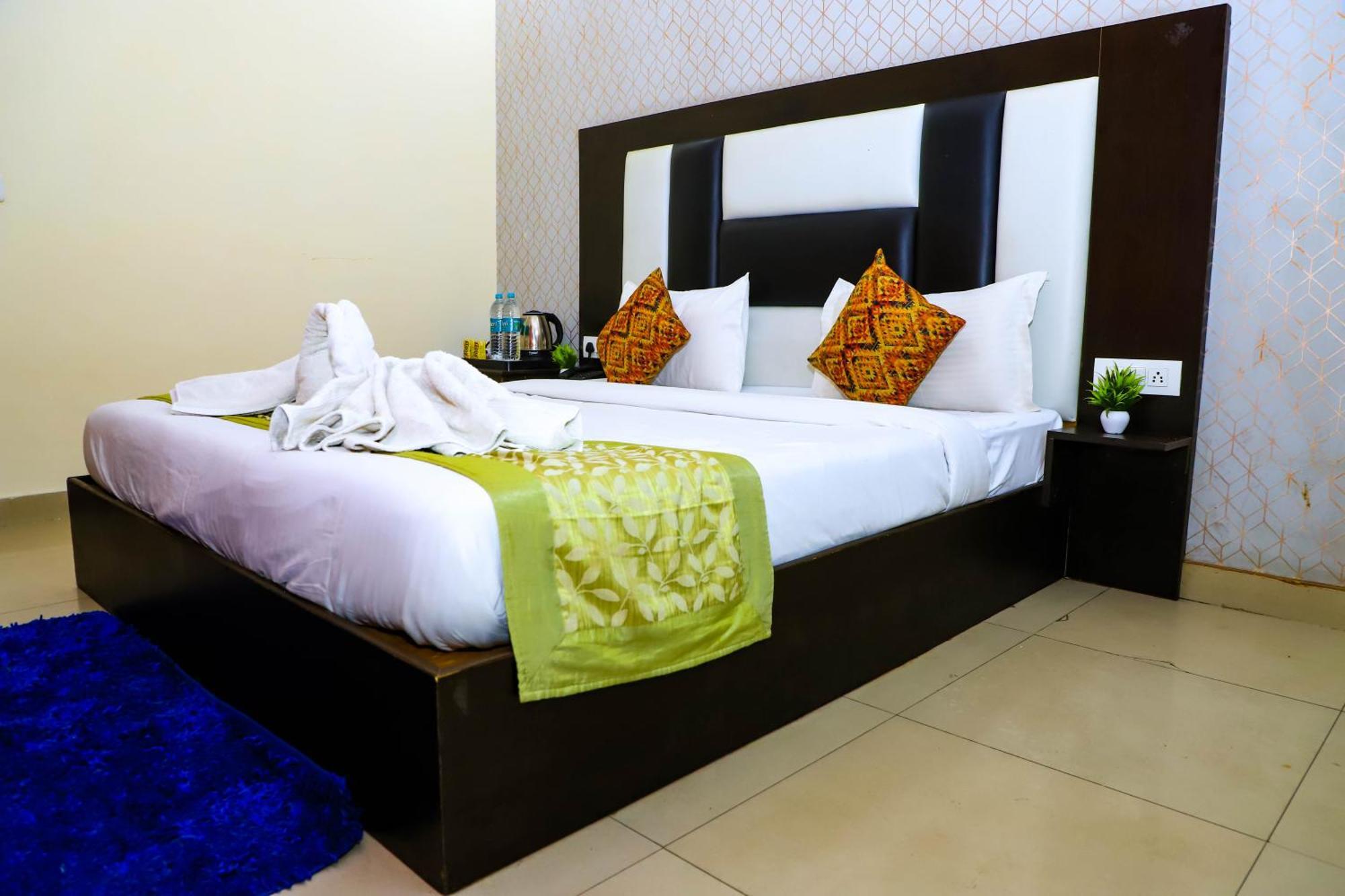 Hotel Global Inn By Quality Inn Új-Delhi Kültér fotó