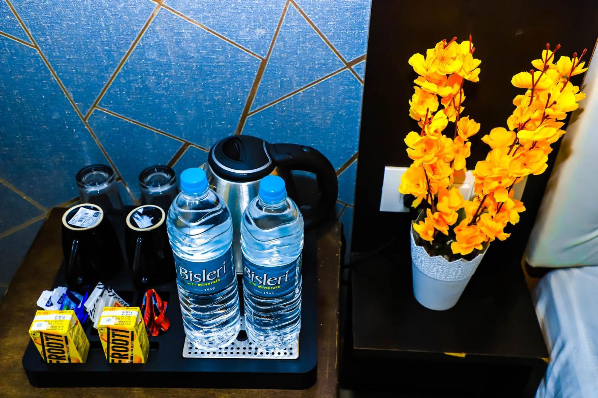 Hotel Global Inn By Quality Inn Új-Delhi Kültér fotó