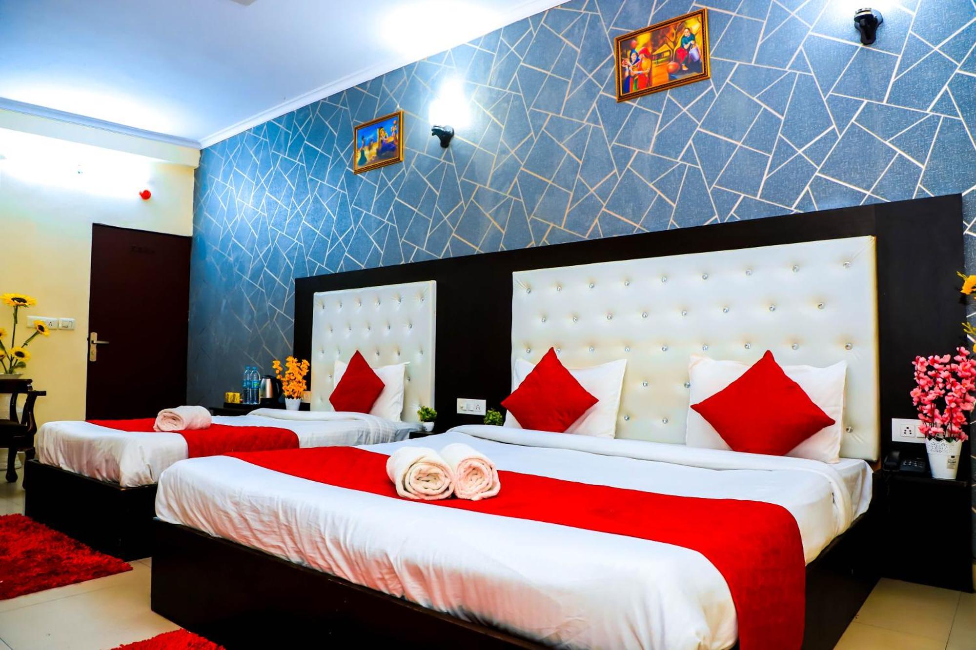 Hotel Global Inn By Quality Inn Új-Delhi Kültér fotó